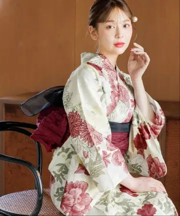 Dita 여름 모란 겹 유카타와 주름 헤코비와 일본 나막신 세트