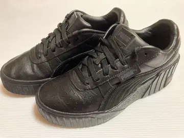 PUMA 통굽 스니커즈 블랙 24cm