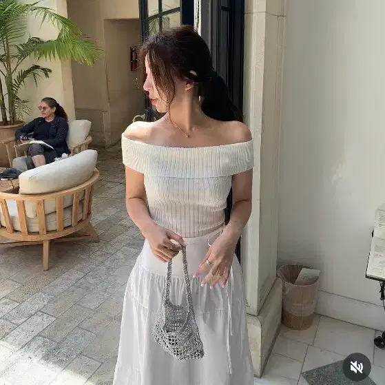 시예 siye 라라 오프숄더 화이트