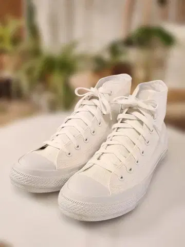 컨버스 올스타 하이컷 화이트 27cm 새상품급 박스 있음