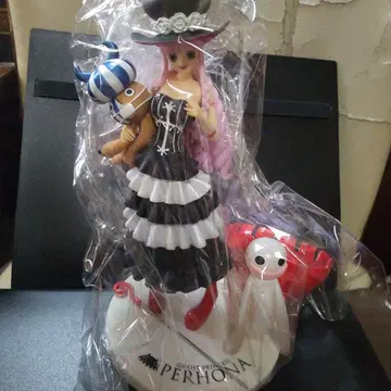 ONE PIECE 페로나 피규어