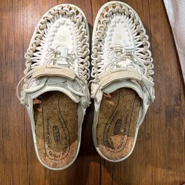 KEEN 샌들
