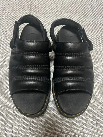 Dr. Martens 가죽 샌들 블랙