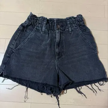 ZARA 데님 숏팬츠 블랙 EUR34