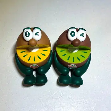 제스프리 키위 브라더스 앉을 수 있는 피규어 2개 세트