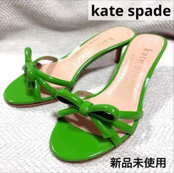 새상품 kate spade 천연 가죽 에나멜 리본 샌들 그린 안감 처리됨