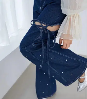 MAJESTIC LEGON 사이드 슬릿 비쥬 데님 팬츠