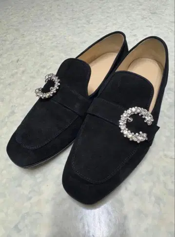 JIMMY CHOO 블랙 스웨이드 로퍼 37하프