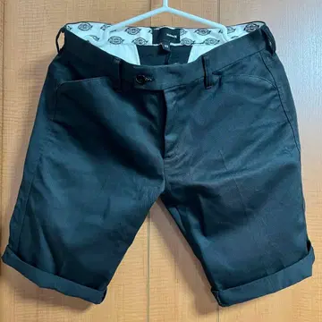 Hurley x Dickies 콜라보 숏팬츠 블랙