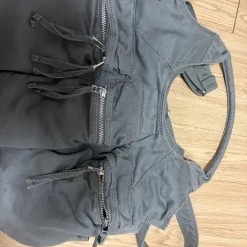 벨리에 오피서 프로치다 백 그레이