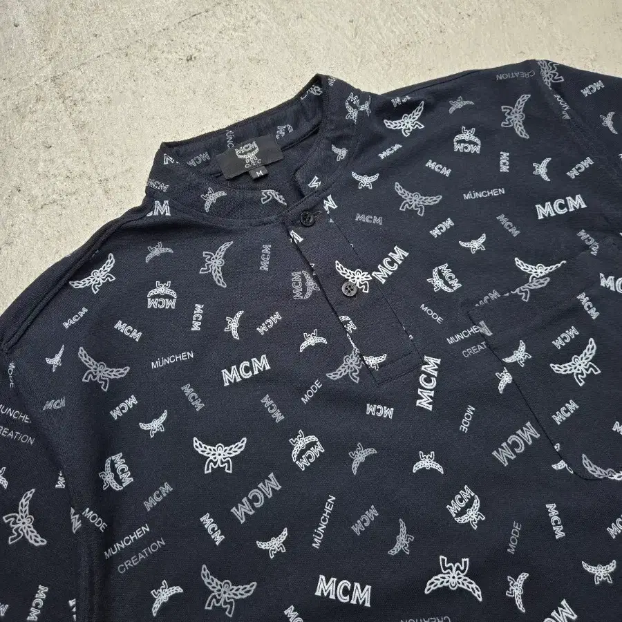 MCM 엠씨엠 00's 올드스쿨 헨리넥 티셔츠