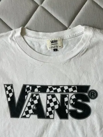 VANS 체커보드 로고 티셔츠 화이트 M 사이즈 구제 의류