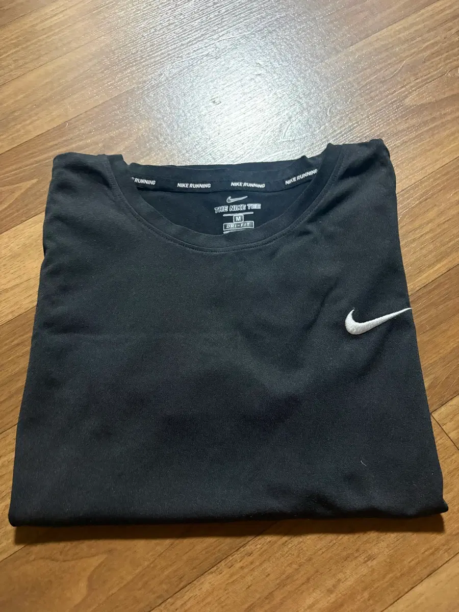 나이키 드라이핏 러닝 반팔 티셔츠 블랙 M