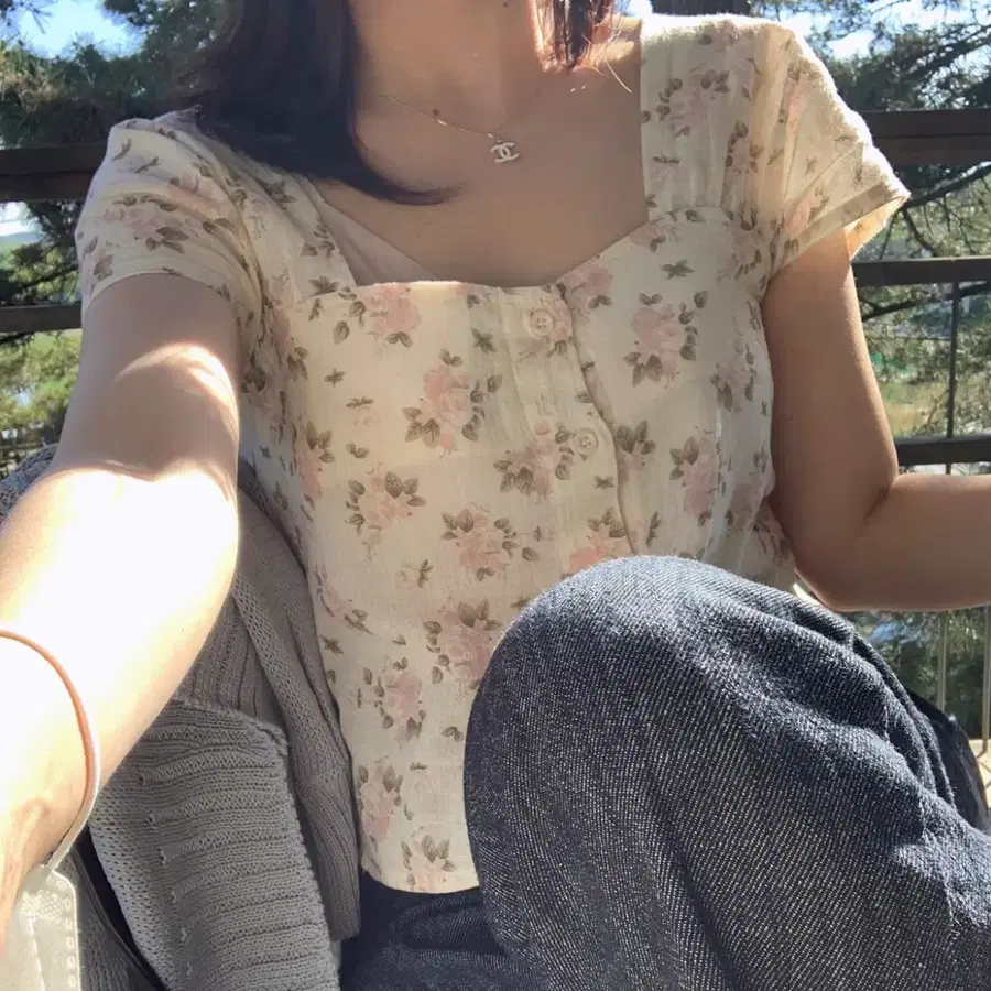 오이니 메이 로즈 블라우스