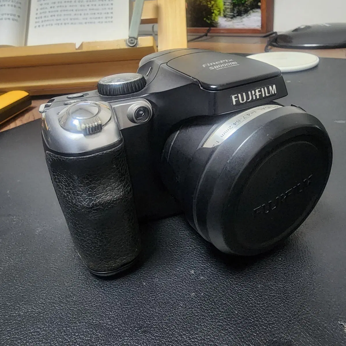 수리가 필요한 후지 파인픽스 s8000fd 카메라