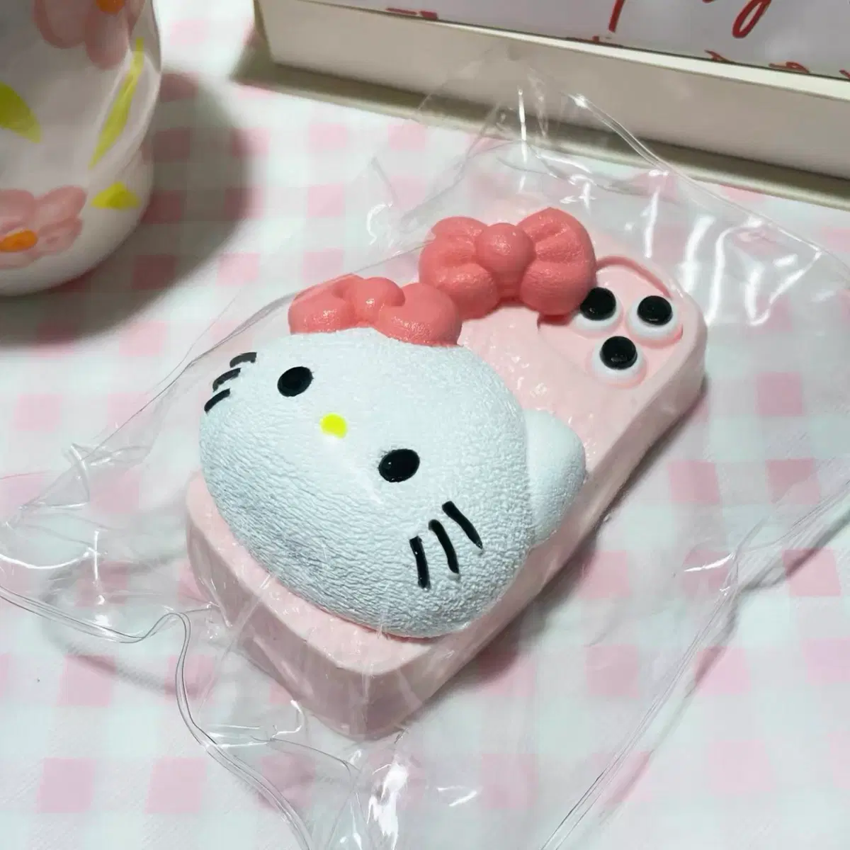 휴대폰 핸드폰 아이폰 케이스 키티 헬로키티 산리오 수제 말랑이 타바 슬랑이 꺼만말 스퀴시 폼푸샵 샤오홍슈