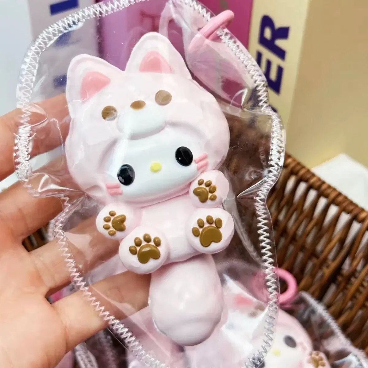 큰꼬리 여우 고양이 키티 헬로키티 산리오 수제 말랑이 타바 슬랑이 꺼만말 스퀴시 폼푸샵 샤오홍슈