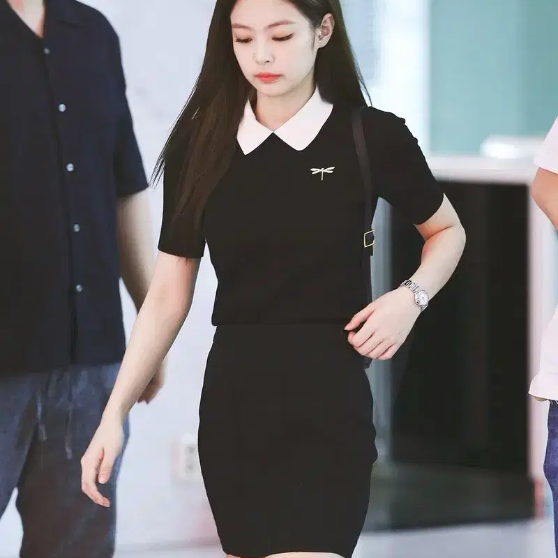 제니 배색잠자리 크롭니트