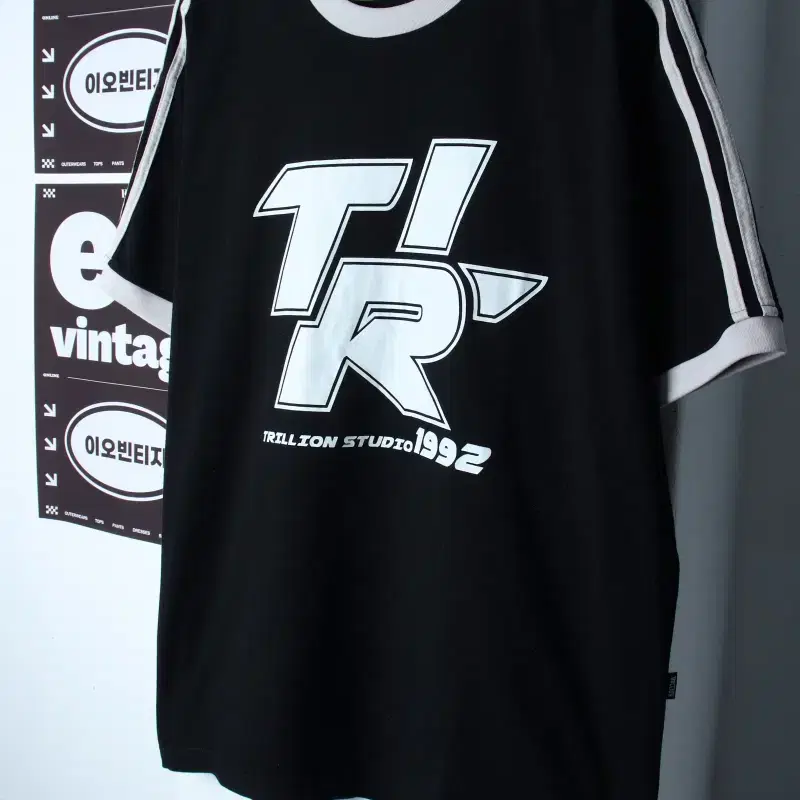 (XL-2XL) 트릴리온 반팔 티셔츠 빅로고 블록코어 블랙-H35404