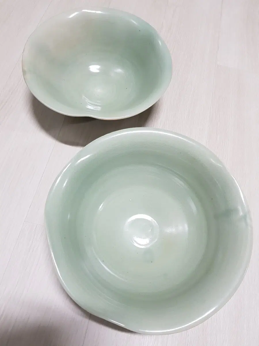 화구청자대완2점