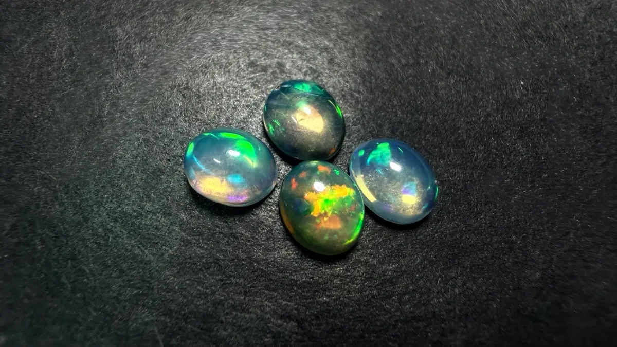 No.5956 천연 에디오피아 오팔 미니캐보션4개 1.2ct