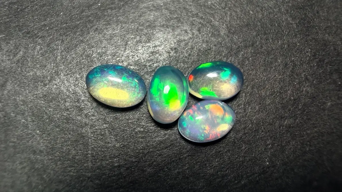 No.5952 천연 에디오피아 오팔 미니캐보션4개 1.6ct