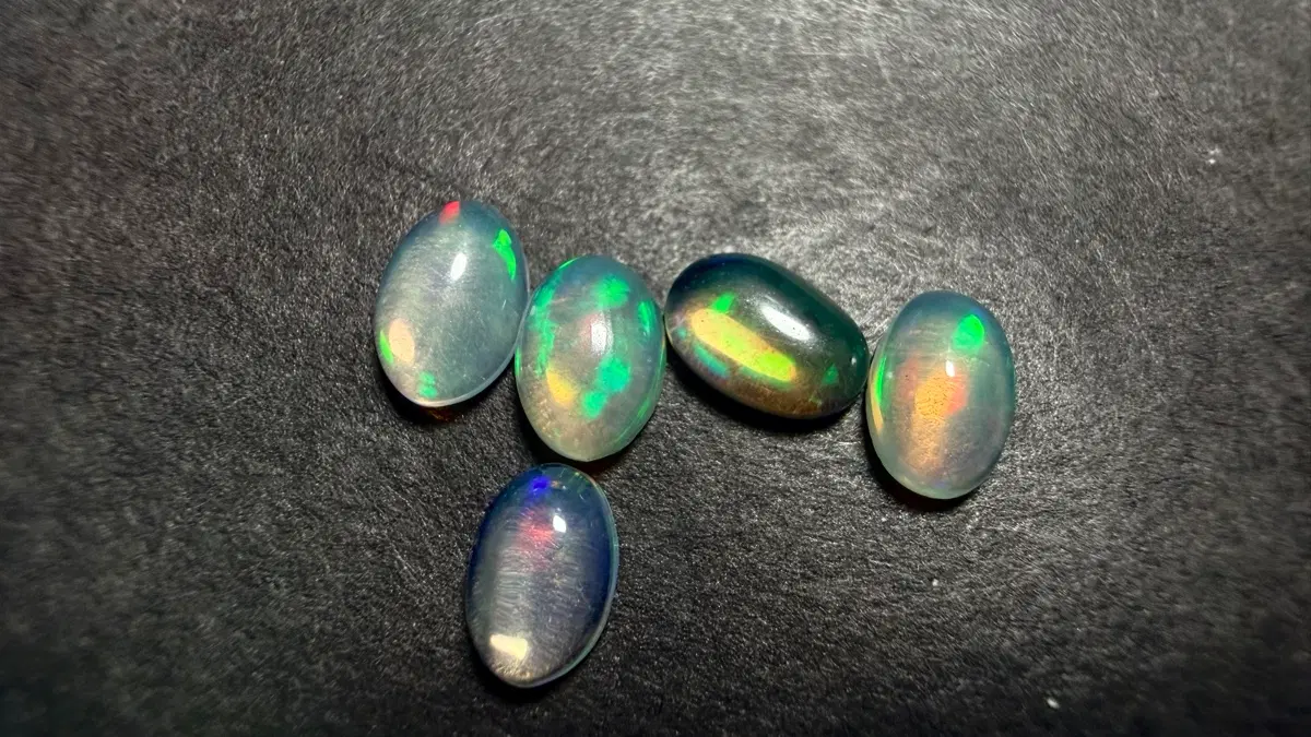 No.5951 천연 에디오피아 오팔 미니캐보션5개 1.7ct