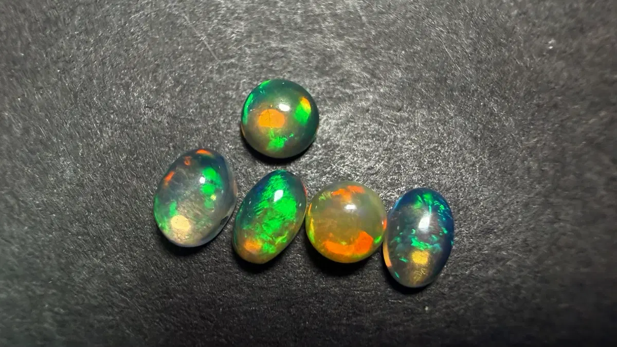 No.5950 천연 에디오피아 오팔 미니캐보션5개 1.2ct