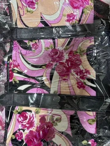 가격 인하 MA*RS 기하학 장미 무늬 토트백 핑크 블랙