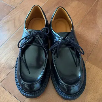 블랙 레이스업 슈즈