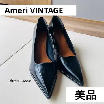 Ameri VINTAGE TRIANGLE BASIC PUMPS