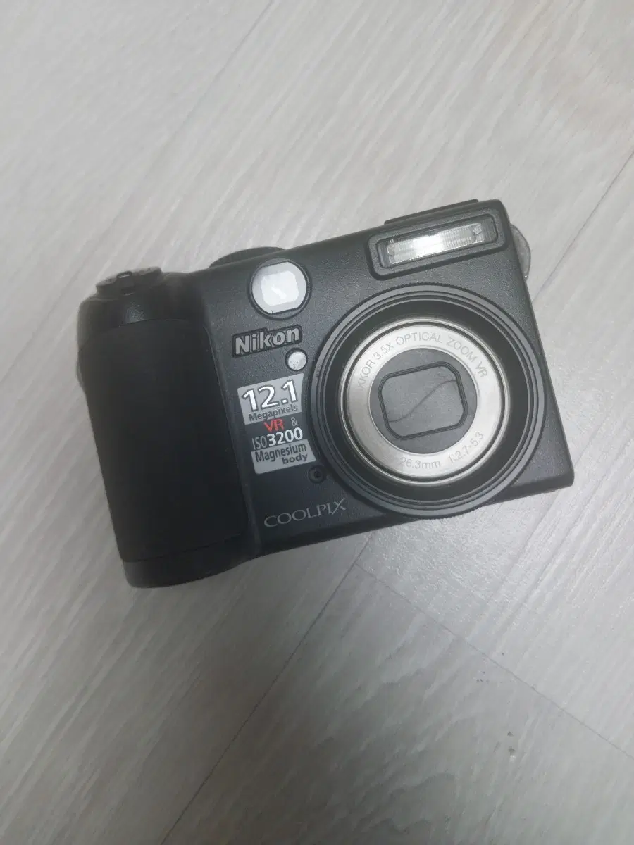 니콘 쿨픽스 p5100 디지털카메라