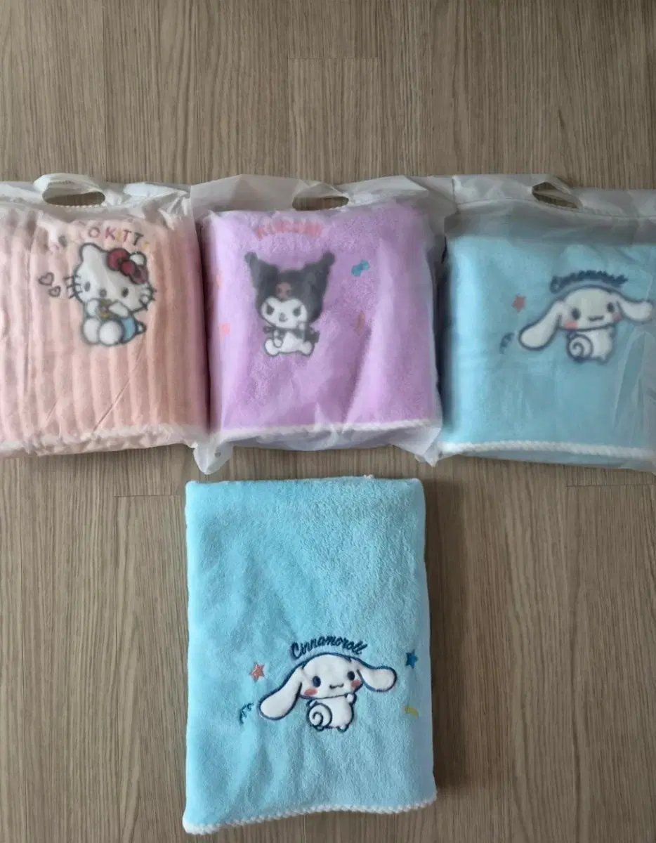 새상품) 산리오 비치타올 팔아요~