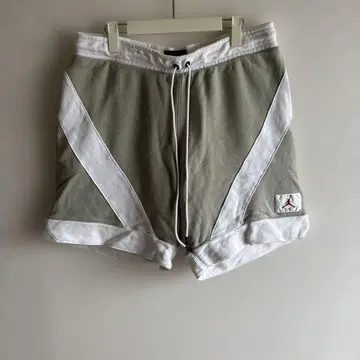 JORDAN 숏팬츠 카키 화이트 L