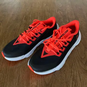 언더아머 SCRAMJET 스니커즈 24.5cm