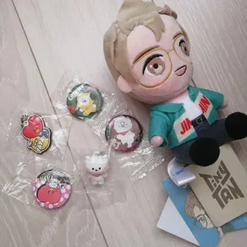 bts BT21 굿즈 봉제 인형 키링 캔뱃지 쿠라스시