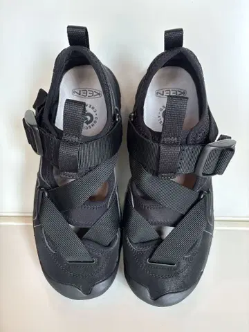 새상품급! 여성용 KEEN 아웃도어 샌들 블랙(23cm)