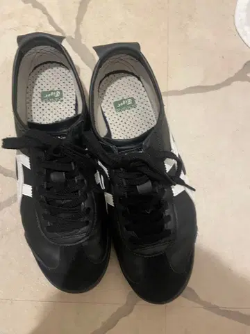 오니츠카타이거 27 멕시코 66 블랙 x 화이트