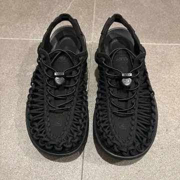 새상품급 KEEN 킨 UNEEK 유니크 샌들 26cm 블랙