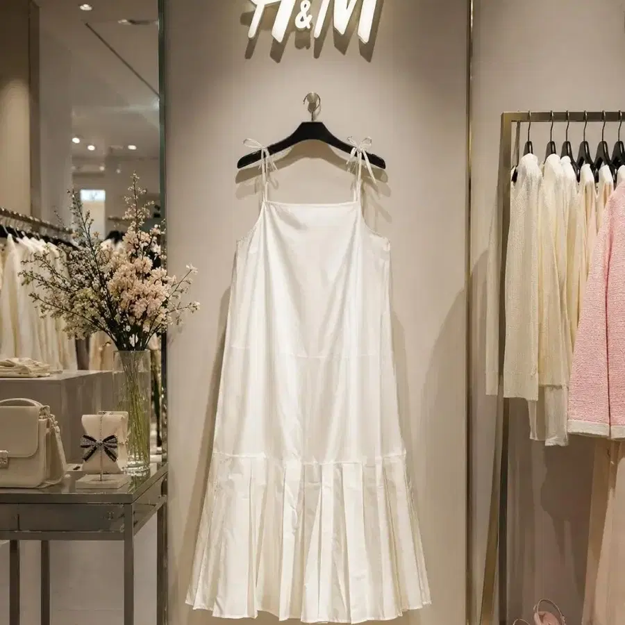 H&M 화이트 리본끈 원피스