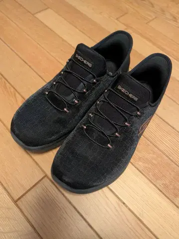 SKECHERS 슬립온 블랙 WIDE FIT