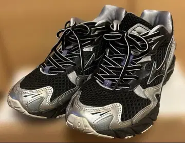 MIZUNO WAVE RIDER 10 블랙 x 실버