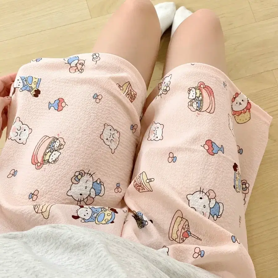 키티 포차코반바지