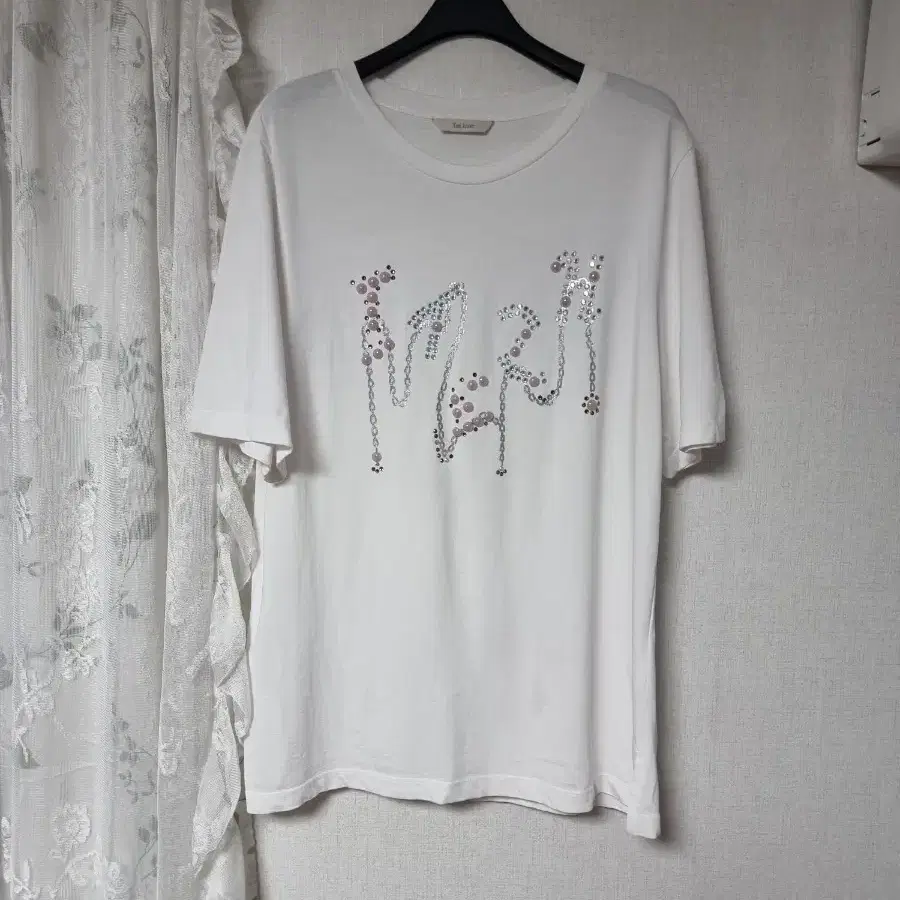 더아이잗 티셔츠 큐빅 장식