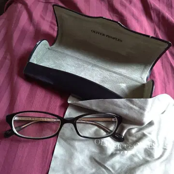 OLIVER PEOPLES 안경 케이스 포함