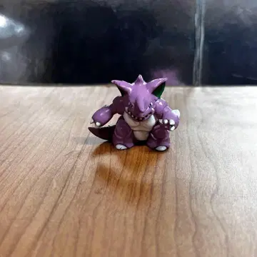 몬코레 니드킹 초기 TOMY 각인 피규어 포켓몬