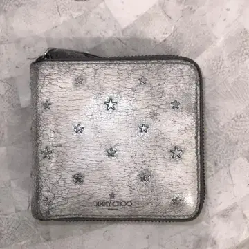 JIMMY CHOO 스타 스터드 실버 크랙 가공 접이식 지갑