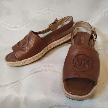 초특가 처분 세일! MICHAEL KORS 샌들