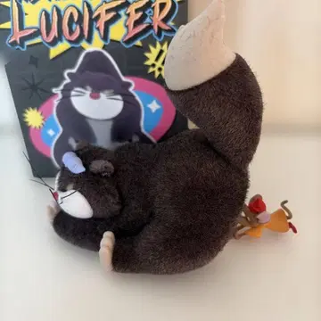 52TOYS 장난 고양이 루시퍼 Who's pushing me?