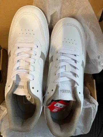 미사용 새상품 VANS BRAVO 24.5cm 스니커즈 화이트 그레이